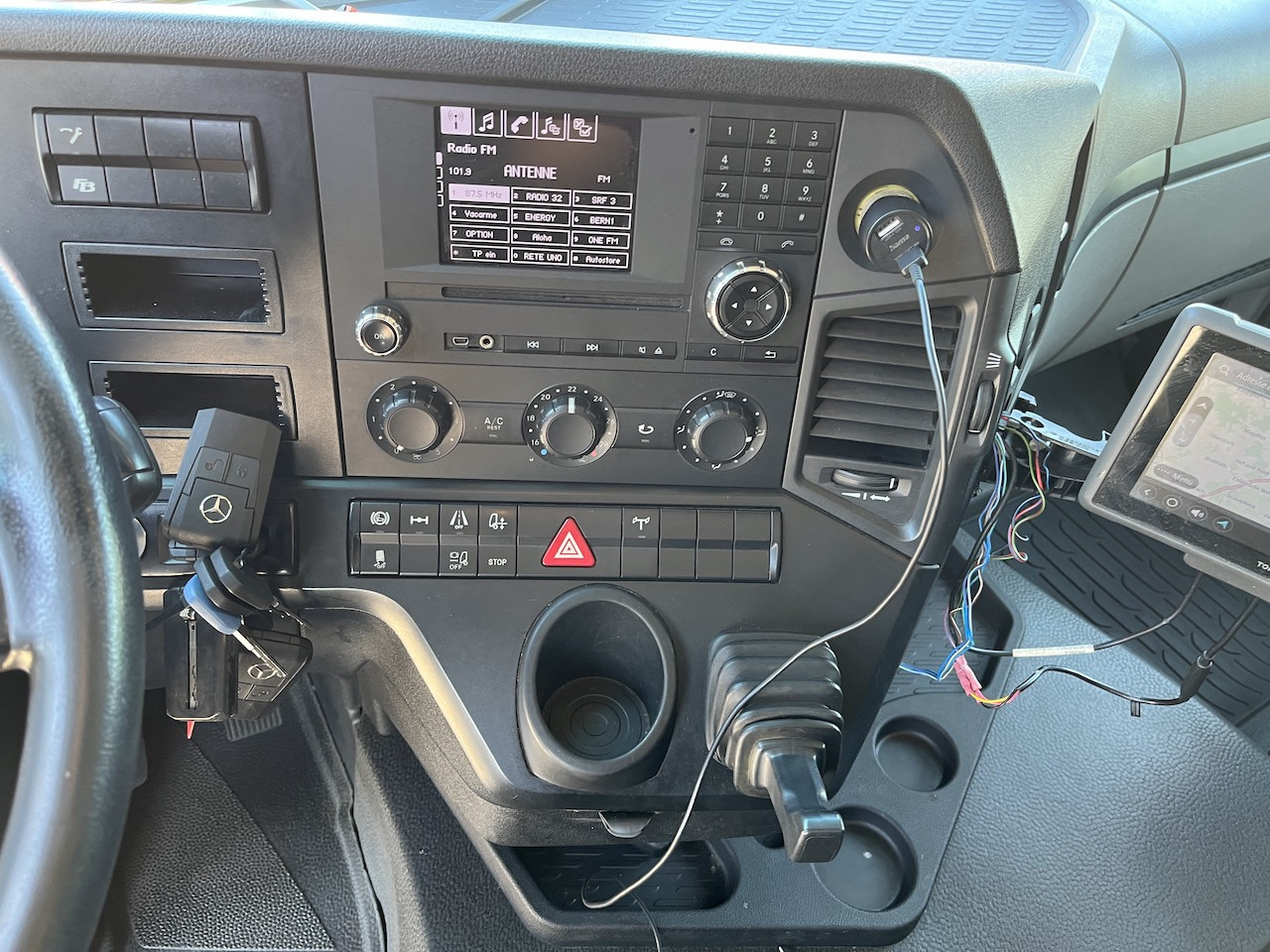 Mercedes-Benz Antos 1840 4x4 HAD LBW Kühlung Flüssigstickstoff - Refrigerated truck: picture 2 Mercedes-Benz Antos 1840 4x4 HAD LBW Kühlung Flüssigstickstoff - Refrigerated truck: picture 2