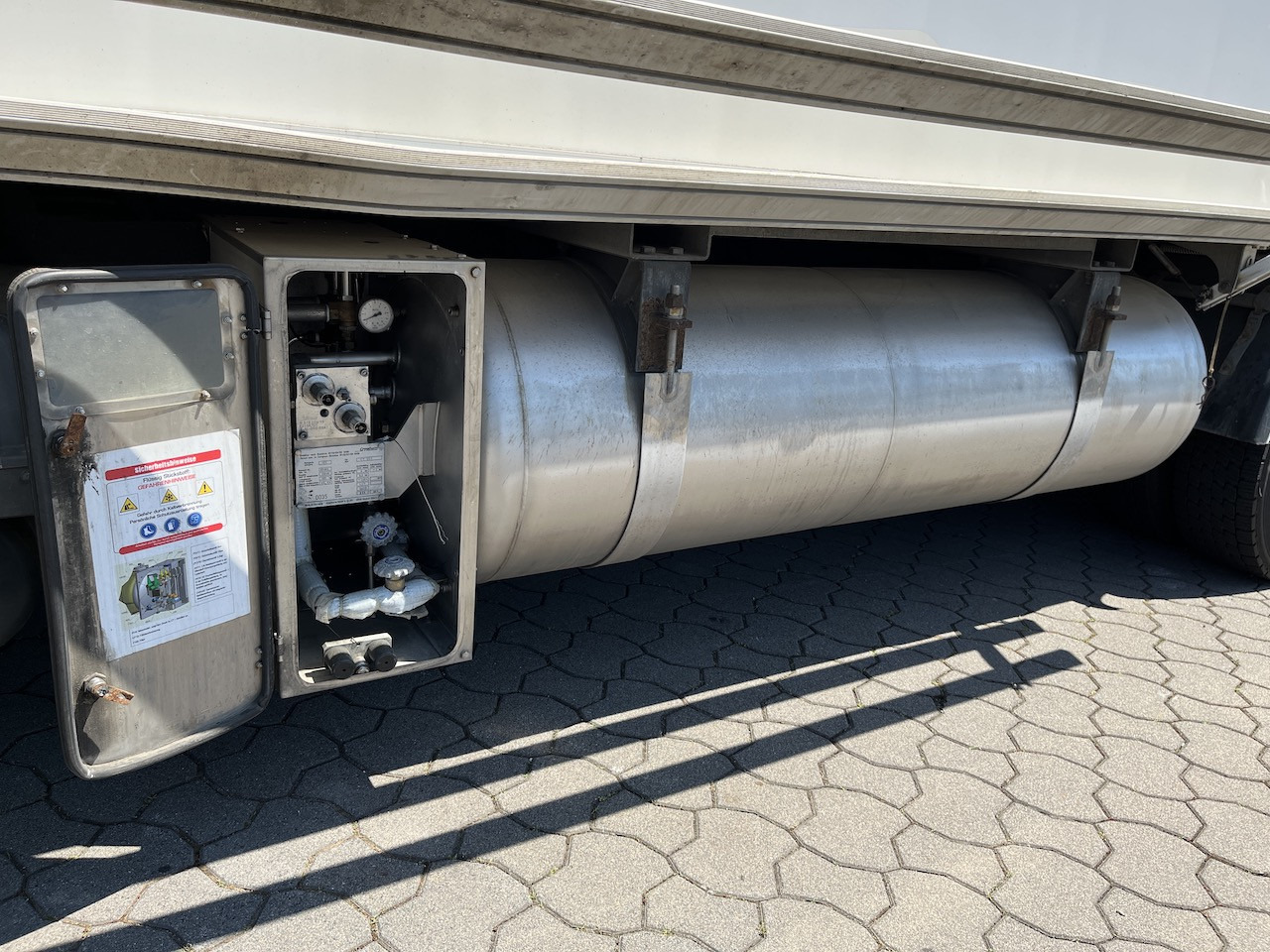 Mercedes-Benz Antos 1840 4x4 HAD LBW Kühlung Flüssigstickstoff - Refrigerated truck: picture 4 Mercedes-Benz Antos 1840 4x4 HAD LBW Kühlung Flüssigstickstoff - Refrigerated truck: picture 4