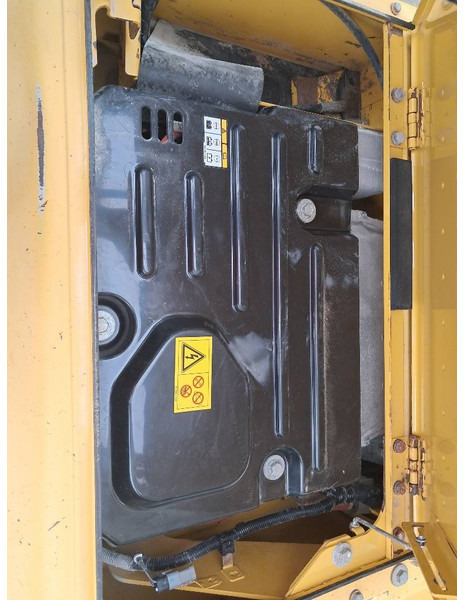 Komatsu HB365LC-3 Hybrid - Crawler excavator: picture 5 Komatsu HB365LC-3 Hybrid - Crawler excavator: picture 5