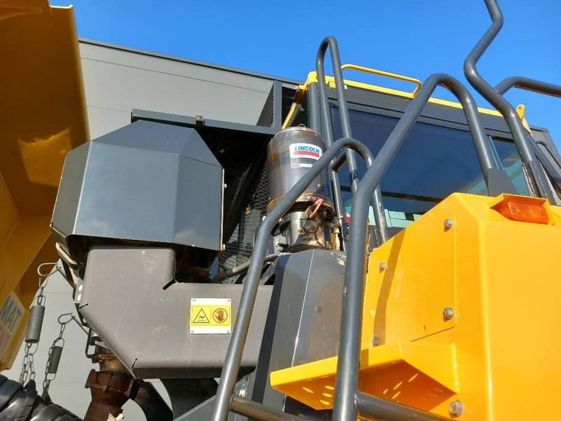Komatsu HM400-5E0 - Articulated dump truck: picture 5 Komatsu HM400-5E0 - Articulated dump truck: picture 5