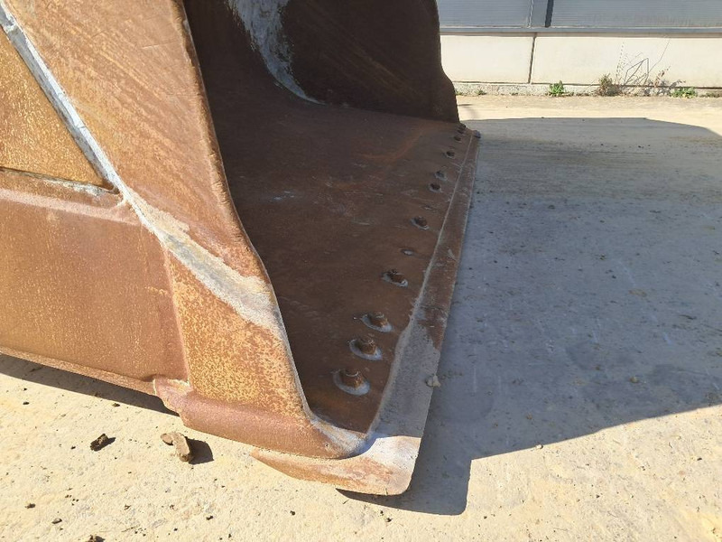 Komatsu WA475-10E0 - Wheel loader: picture 2 Komatsu WA475-10E0 - Wheel loader: picture 2