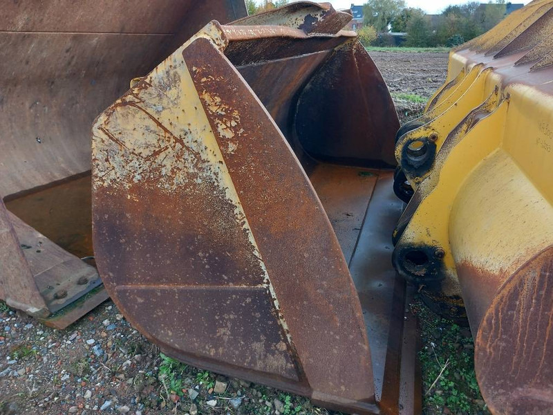 Komatsu WA480-8 - Bucket for Construction machinery: picture 1 Komatsu WA480-8 - Bucket for Construction machinery: picture 1