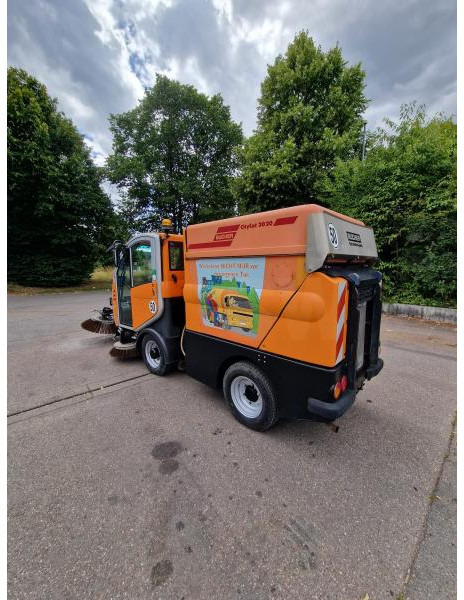 Bucher Kehrmaschine BUCHER-GUYER Kehrmaschine EG 4.500 kg Diesel Topzustand - Industrial sweeper: picture 5 Bucher Kehrmaschine BUCHER-GUYER Kehrmaschine EG 4.500 kg Diesel Topzustand - Industrial sweeper: picture 5