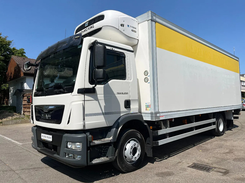 MAN TGM 15.250 *Bi-/Multitemp*Tiefkühlfahrzeug*POLARUS-Tiefkühlkoffer*MBB-C 2000 S LBW* - Refrigerated truck: picture 1 MAN TGM 15.250 *Bi-/Multitemp*Tiefkühlfahrzeug*POLARUS-Tiefkühlkoffer*MBB-C 2000 S LBW* - Refrigerated truck: picture 1