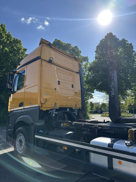 Mercedes Actros 6x2 2546 2646 Lenk/Lift MEILLER 2170 Intarder - Hook lift truck: picture 4 Mercedes Actros 6x2 2546 2646 Lenk/Lift MEILLER 2170 Intarder - Hook lift truck: picture 4