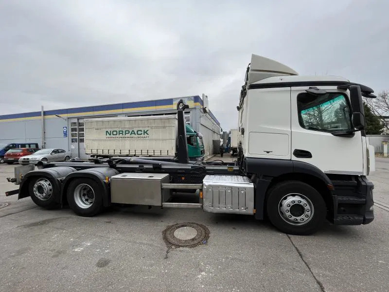 Mercedes-Benz Actros 2543 BL 6x2 Abroller - Hook lift truck: picture 5 Mercedes-Benz Actros 2543 BL 6x2 Abroller - Hook lift truck: picture 5