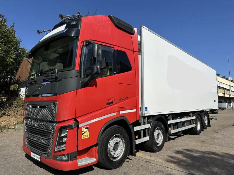 Volvo FH 16 550XL*8x2*Tief Kühlkoffer*ThermoKing*LBW - Refrigerated truck: picture 1 Volvo FH 16 550XL*8x2*Tief Kühlkoffer*ThermoKing*LBW - Refrigerated truck: picture 1