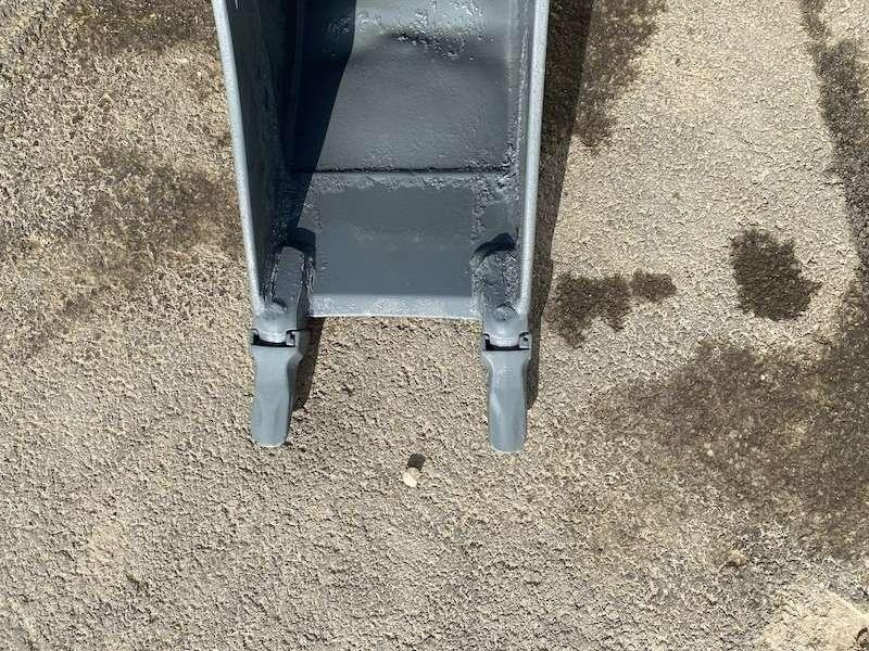 MECALAC 340mm - séries 8 / 10 / 11 et 12 - Excavator bucket: picture 2 MECALAC 340mm - séries 8 / 10 / 11 et 12 - Excavator bucket: picture 2