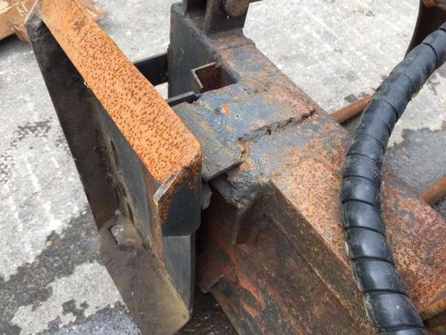 À Griffe Largeur 900mm chargeur - Silage equipment: picture 3 À Griffe Largeur 900mm chargeur - Silage equipment: picture 3