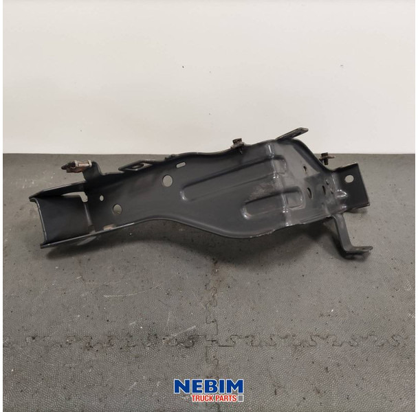 Volvo Volvo - 84058023 - Steun koplamp rechts - Spare parts for Truck: picture 2 Volvo Volvo - 84058023 - Steun koplamp rechts - Spare parts for Truck: picture 2