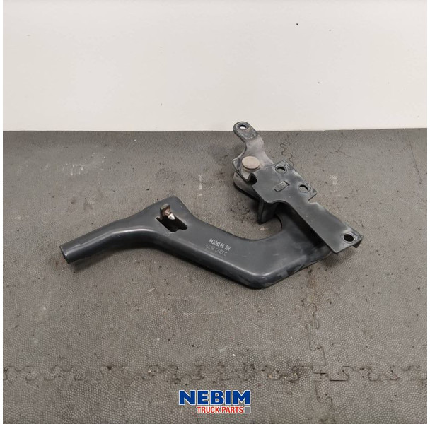 Volvo Volvo - 84104144 - Treeplank scharnier FH4 rechts - Spare parts for Truck: picture 1 Volvo Volvo - 84104144 - Treeplank scharnier FH4 rechts - Spare parts for Truck: picture 1