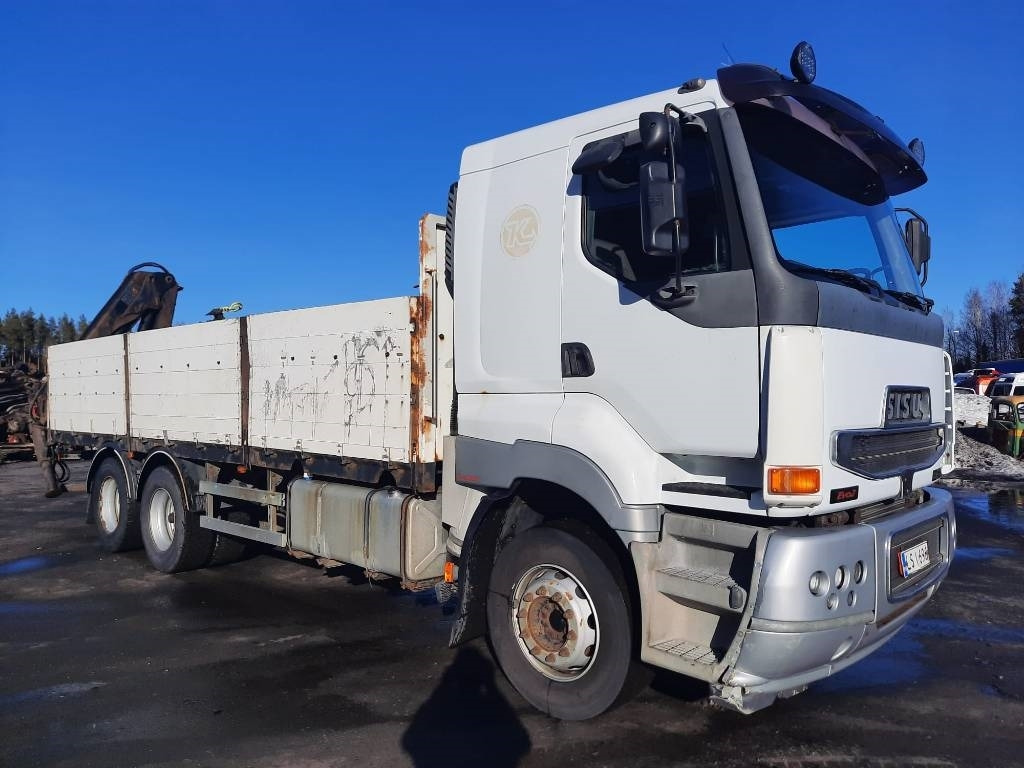 Sisu E12 - Crane truck: picture 2 Sisu E12 - Crane truck: picture 2