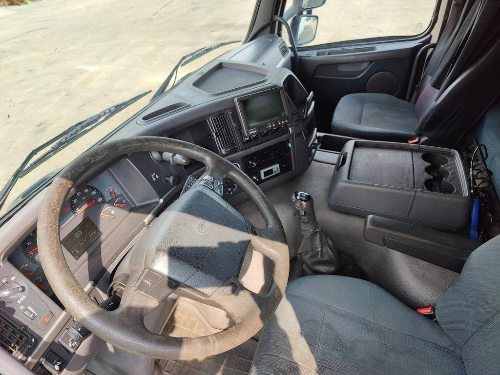 Refrigerated truck Volvo FM 13: picture 18