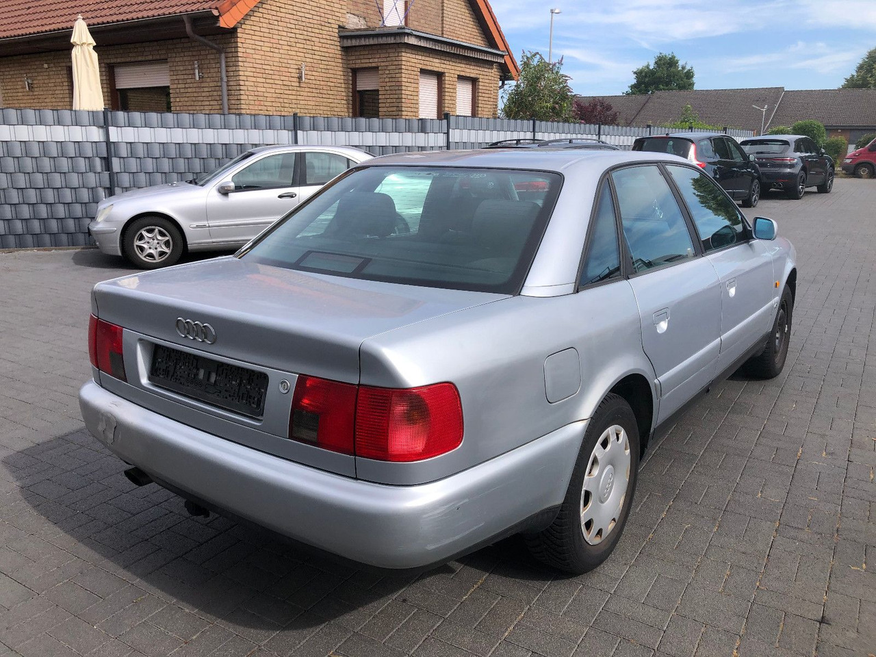 Audi A6 C4 1.8 Auto - Saloon car: picture 2 Audi A6 C4 1.8 Auto - Saloon car: picture 2