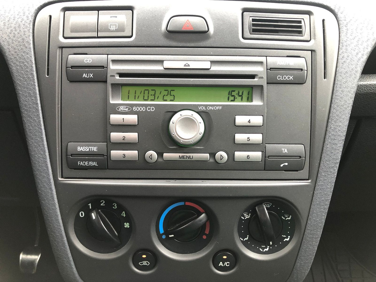 Car Ford Fusion Viva 1.4i LPG Gasanlage, Klima: picture 22