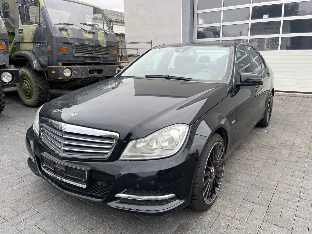 Mercedes-Benz C 180 C -Klasse Lim. C 180 CGI BlueEfficiency - Saloon car: picture 3 Mercedes-Benz C 180 C -Klasse Lim. C 180 CGI BlueEfficiency - Saloon car: picture 3