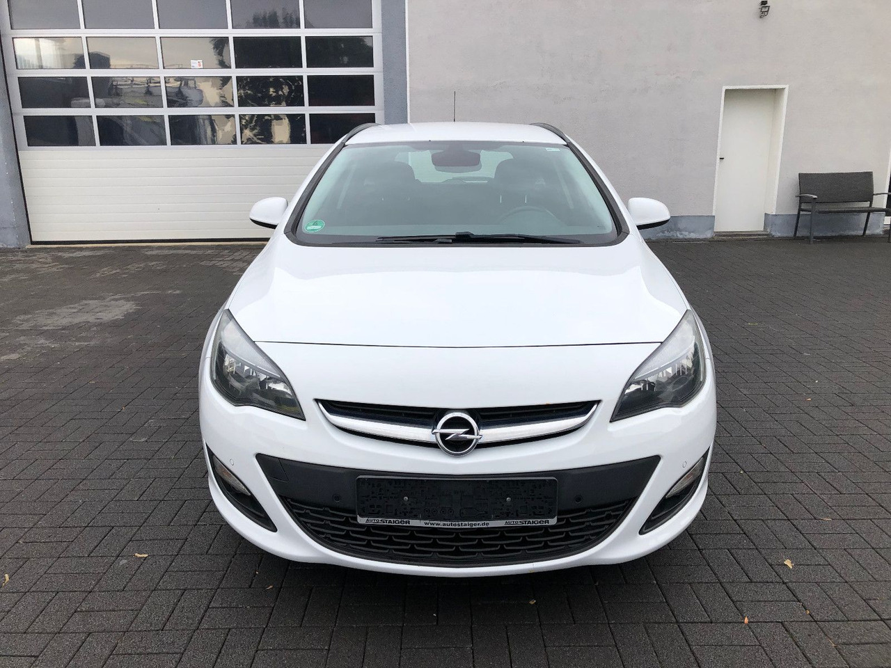 Opel Astra J 1.6 CDTi Sports Tourer Edition - Estate car: picture 5 Opel Astra J 1.6 CDTi Sports Tourer Edition - Estate car: picture 5