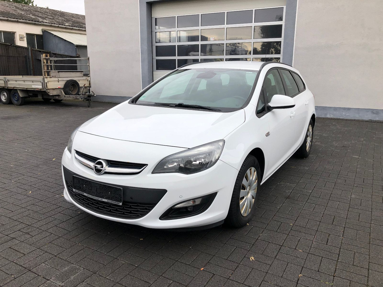Opel Astra J 1.6 CDTi Sports Tourer Edition - Estate car: picture 1 Opel Astra J 1.6 CDTi Sports Tourer Edition - Estate car: picture 1