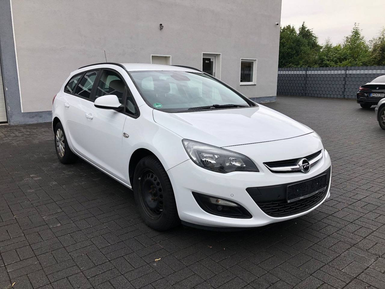Opel Astra J 1.6 CDTi Sports Tourer Edition - Estate car: picture 3 Opel Astra J 1.6 CDTi Sports Tourer Edition - Estate car: picture 3