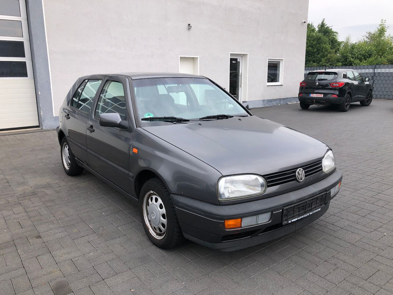 Volkswagen Golf 1.8 GL Klima - Saloon car: picture 1 Volkswagen Golf 1.8 GL Klima - Saloon car: picture 1