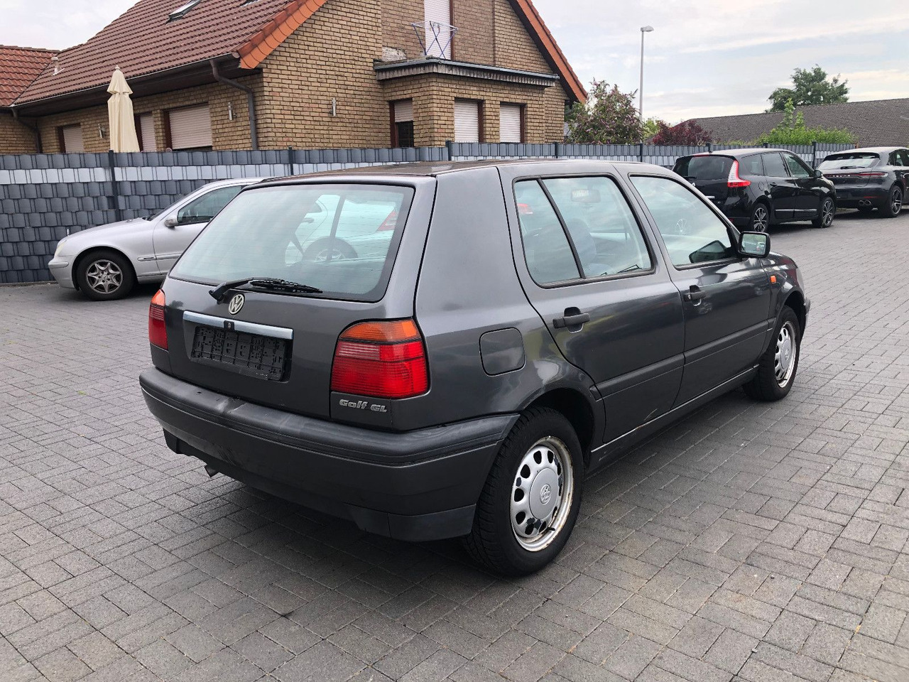 Volkswagen Golf 1.8 GL Klima - Saloon car: picture 2 Volkswagen Golf 1.8 GL Klima - Saloon car: picture 2