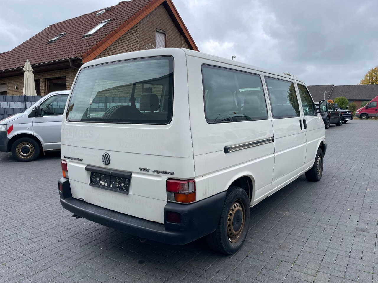 Volkswagen T4 Caravelle 2,5-l-Diesel TDI 75kW syncro lang - People carrier: picture 2 Volkswagen T4 Caravelle 2,5-l-Diesel TDI 75kW syncro lang - People carrier: picture 2