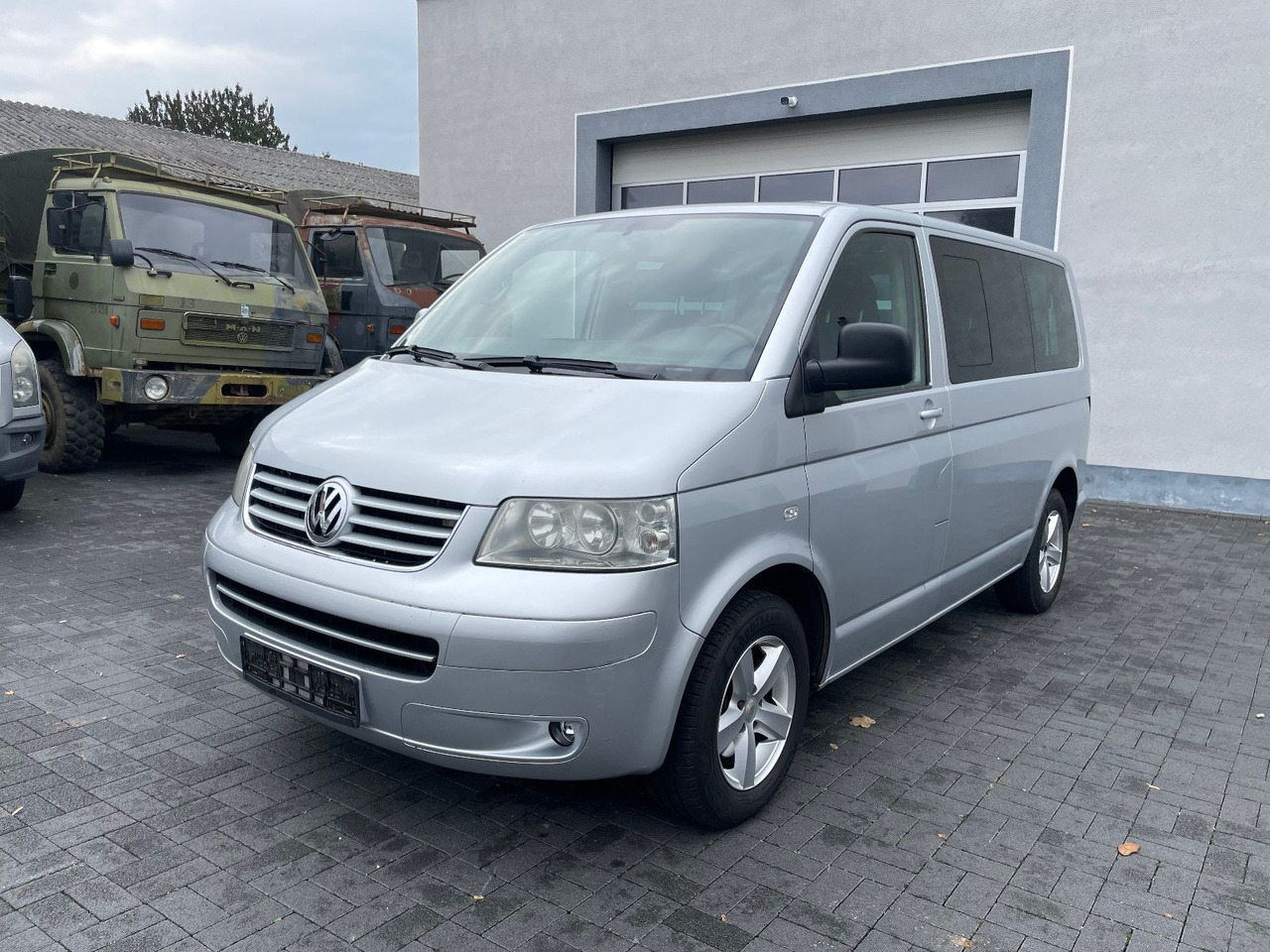 Volkswagen T5 2.5 TDi Caravelle 4Motion 8-Sitzer - People carrier: picture 3 Volkswagen T5 2.5 TDi Caravelle 4Motion 8-Sitzer - People carrier: picture 3