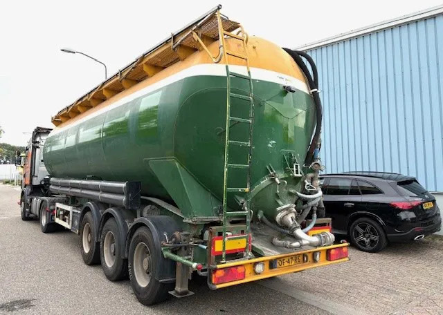 Feldbinder KIP48 3 3-AXLE 48M3 KIPPING SILO TRAILER (SAF AXLES / DRUM BRAKES / 4 COMPARTMENTS) - Tanker semi-trailer: picture 4 Feldbinder KIP48 3 3-AXLE 48M3 KIPPING SILO TRAILER (SAF AXLES / DRUM BRAKES / 4 COMPARTMENTS) - Tanker semi-trailer: picture 4