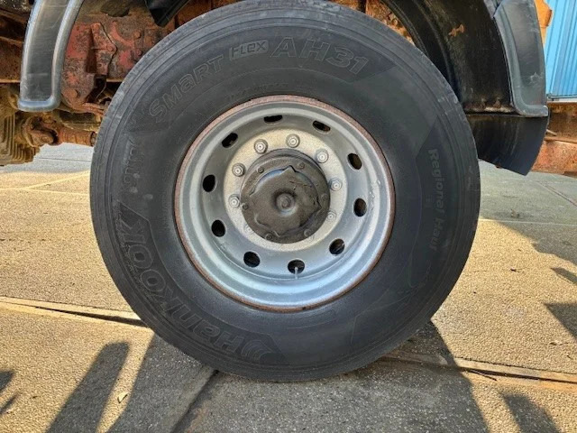 Skip loader truck Iveco Eurocargo 135E23WR 4x4 FULL STEEL PORTAL CONTAINER (EURO 2 / ZF MANUAL GEARBOX / REDUCTION AXLES / FULL STEEL SUSPENSION): picture 7