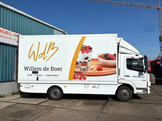 Mercedes-Benz Atego 816 L 4x2 ORIGINAL DUTCH COOLER TRUCK WITH CARRIER XARIOS 600D/E (MANUAL GEARBOX / AIRCONDITIONING / 2.000 KG. TAILLIFT) - Refrigerated truck: picture 4 Mercedes-Benz Atego 816 L 4x2 ORIGINAL DUTCH COOLER TRUCK WITH CARRIER XARIOS 600D/E (MANUAL GEARBOX / AIRCONDITIONING / 2.000 KG. TAILLIFT) - Refrigerated truck: picture 4