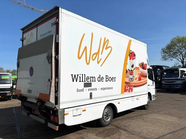 Mercedes-Benz Atego 816 L 4x2 ORIGINAL DUTCH COOLER TRUCK WITH CARRIER XARIOS 600D/E (MANUAL GEARBOX / AIRCONDITIONING / 2.000 KG. TAILLIFT) - Refrigerated truck: picture 3 Mercedes-Benz Atego 816 L 4x2 ORIGINAL DUTCH COOLER TRUCK WITH CARRIER XARIOS 600D/E (MANUAL GEARBOX / AIRCONDITIONING / 2.000 KG. TAILLIFT) - Refrigerated truck: picture 3