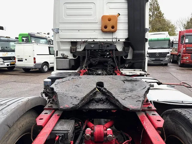 Tractor unit Mercedes-Benz Actros 1843 LS (MP1) (EPS WITH CLUTCH (3 PEDALS) / AIRCONDITIONING / SUNVISOR / ETC.): picture 12