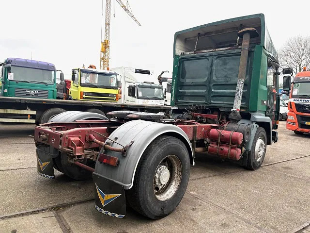 Renault R385 Major (2 CULASSE / LAMES / GRAND PONT / 2 CILINDER HEADS / STEEL SUSPENSION / REDUCTION AXLE) - Tractor unit: picture 3 Renault R385 Major (2 CULASSE / LAMES / GRAND PONT / 2 CILINDER HEADS / STEEL SUSPENSION / REDUCTION AXLE) - Tractor unit: picture 3