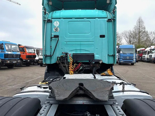 Leasing of Scania R114-380 LA SLEEPERCAB 4x2 (EURO 2 / MANUAL GEARBOX / HYDRAULIC KIT / P.T.O. / FULL SPOILERSET / ETC.) Scania R114-380 LA SLEEPERCAB 4x2 (EURO 2 / MANUAL GEARBOX / HYDRAULIC KIT / P.T.O. / FULL SPOILERSET / ETC.): picture 6 Leasing of Scania R114-380 LA SLEEPERCAB 4x2 (EURO 2 / MANUAL GEARBOX / HYDRAULIC KIT / P.T.O. / FULL SPOILERSET / ETC.) Scania R114-380 LA SLEEPERCAB 4x2 (EURO 2 / MANUAL GEARBOX / HYDRAULIC KIT / P.T.O. / FULL SPOILERSET / ETC.): picture 6