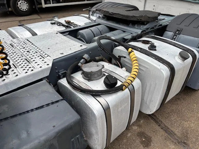 Leasing of Scania R114-380 LA SLEEPERCAB 4x2 (EURO 2 / MANUAL GEARBOX / HYDRAULIC KIT / P.T.O. / FULL SPOILERSET / ETC.) Scania R114-380 LA SLEEPERCAB 4x2 (EURO 2 / MANUAL GEARBOX / HYDRAULIC KIT / P.T.O. / FULL SPOILERSET / ETC.): picture 7 Leasing of Scania R114-380 LA SLEEPERCAB 4x2 (EURO 2 / MANUAL GEARBOX / HYDRAULIC KIT / P.T.O. / FULL SPOILERSET / ETC.) Scania R114-380 LA SLEEPERCAB 4x2 (EURO 2 / MANUAL GEARBOX / HYDRAULIC KIT / P.T.O. / FULL SPOILERSET / ETC.): picture 7