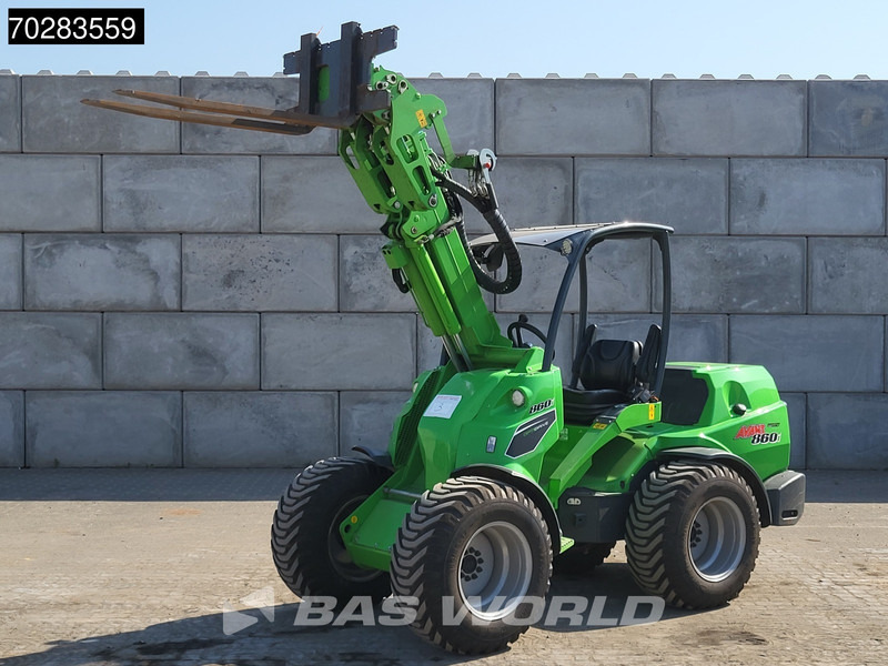 Avant M860i ATTACHMENTS INCLUDED - Wheel loader: picture 2 Avant M860i ATTACHMENTS INCLUDED - Wheel loader: picture 2