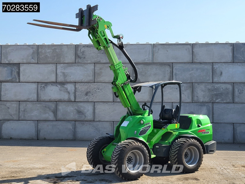 Avant M860i ATTACHMENTS INCLUDED - Wheel loader: picture 3 Avant M860i ATTACHMENTS INCLUDED - Wheel loader: picture 3