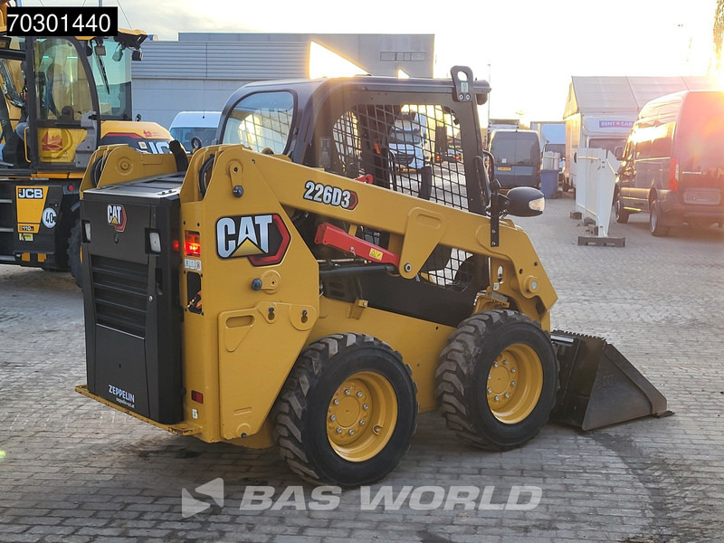 Skid steer loader Caterpillar 226 D3: picture 7
