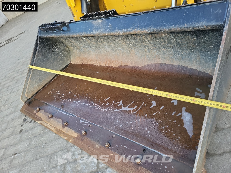 Skid steer loader Caterpillar 226 D3: picture 12