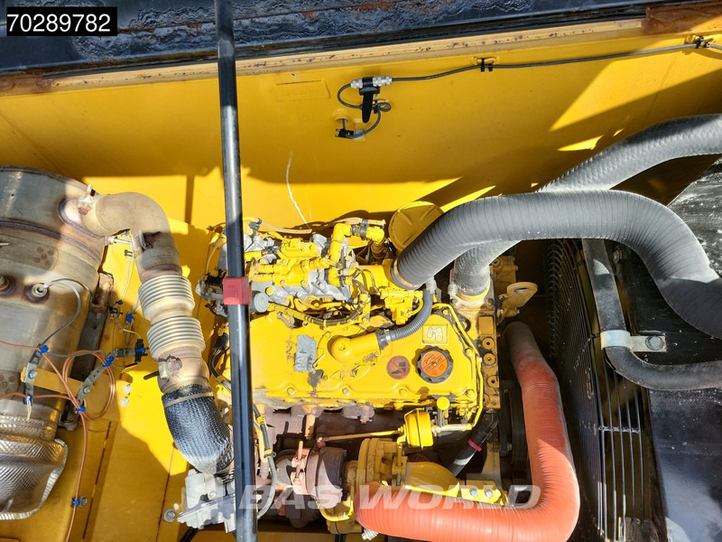 Crawler excavator Caterpillar 320 F L: picture 18