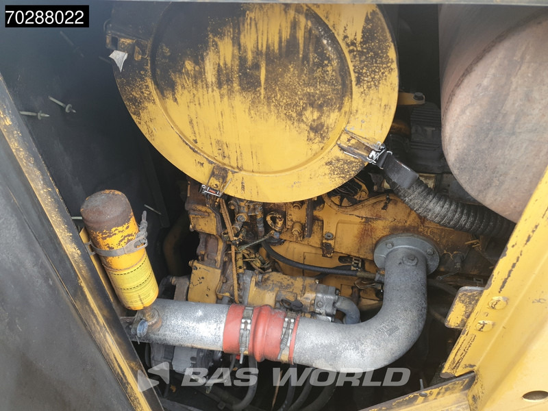 Wheel loader Caterpillar 988 H: picture 17