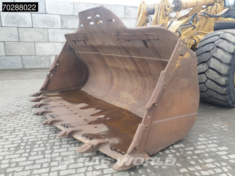 Wheel loader Caterpillar 988 H: picture 8