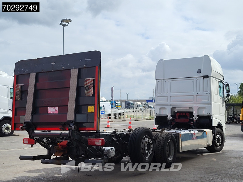 DAF XF 530 XF 6X2 2000kg Ladebordwand Lift+Steering-Axle Navi ACC Euro 6 - Cab chassis truck: picture 5 DAF XF 530 XF 6X2 2000kg Ladebordwand Lift+Steering-Axle Navi ACC Euro 6 - Cab chassis truck: picture 5