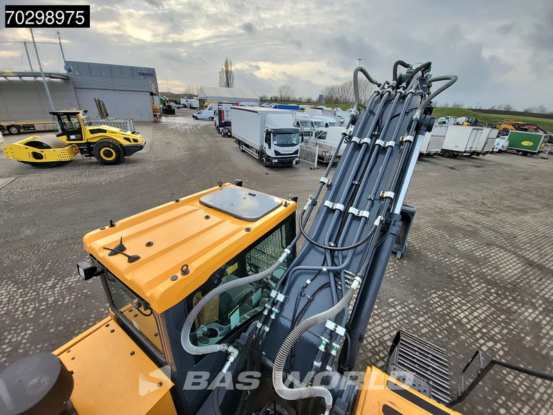 New Crawler excavator Hyundai HX360 L: picture 12 New Crawler excavator Hyundai HX360 L: picture 12