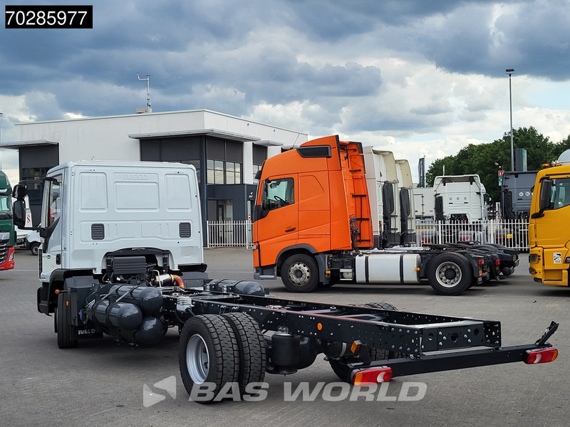Iveco Eurocargo 120LE210 4X2 Nieuw! CNG 2xTanks Retarder TELMA Euro 6 - Cab chassis truck: picture 2 Iveco Eurocargo 120LE210 4X2 Nieuw! CNG 2xTanks Retarder TELMA Euro 6 - Cab chassis truck: picture 2
