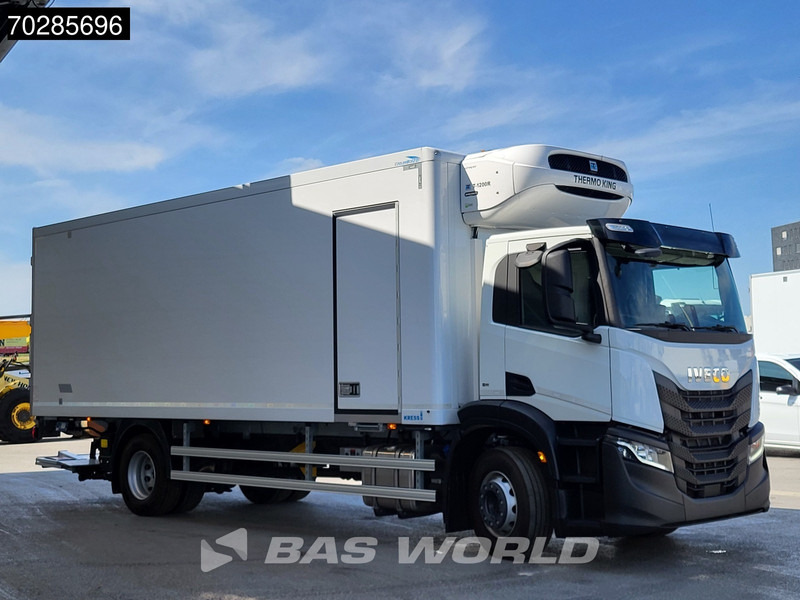 Iveco S-Way 400 4X2 NEW! 19t Thermo King T-1200 ATP Automatic 2000kg Ladebordwand Euro 6 - Refrigerated truck: picture 3 Iveco S-Way 400 4X2 NEW! 19t Thermo King T-1200 ATP Automatic 2000kg Ladebordwand Euro 6 - Refrigerated truck: picture 3