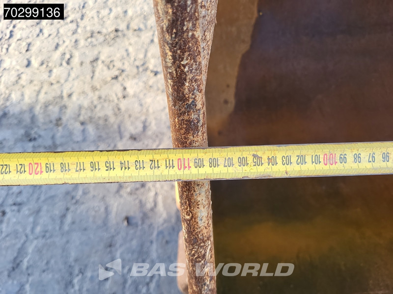 Crawler excavator Komatsu PC240 LC-10: picture 15