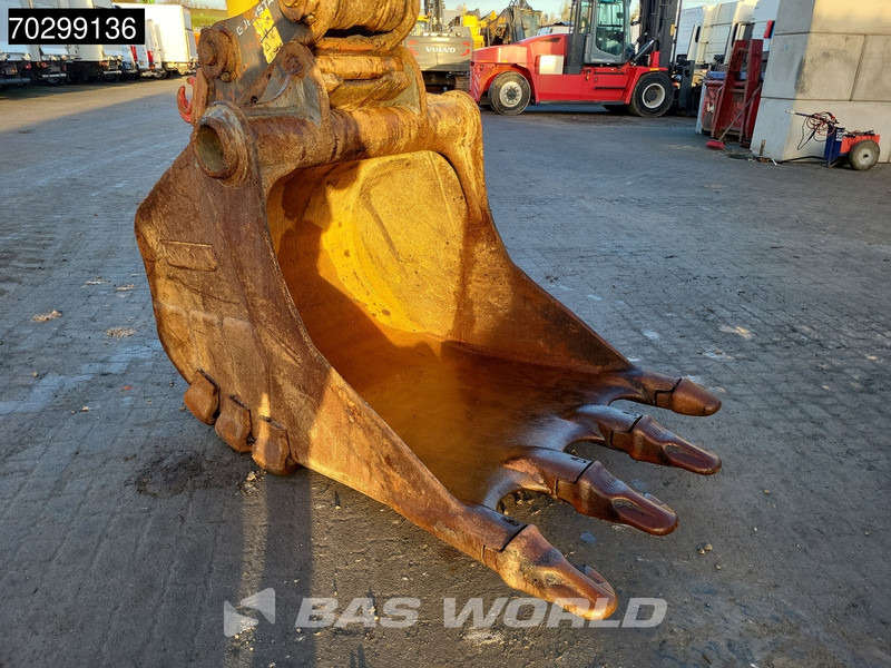 Crawler excavator Komatsu PC240 LC-10: picture 13