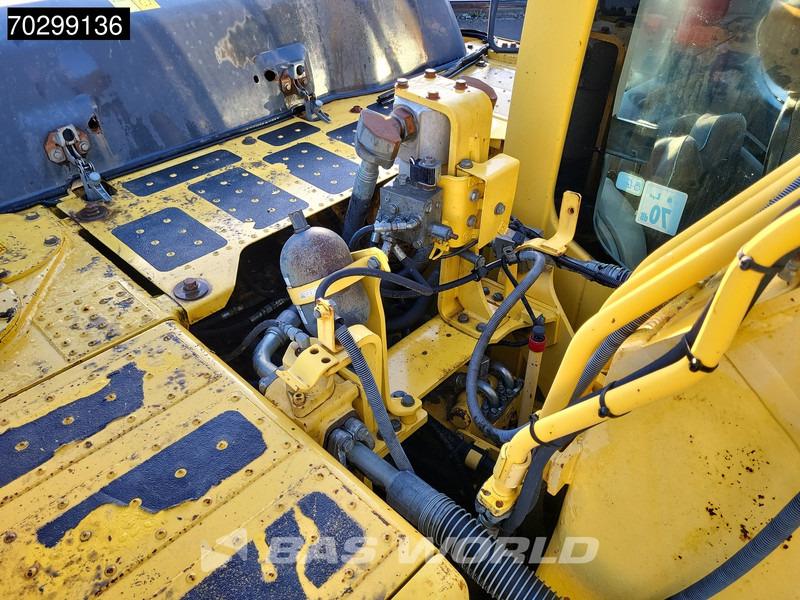 Crawler excavator Komatsu PC240 LC-10: picture 20