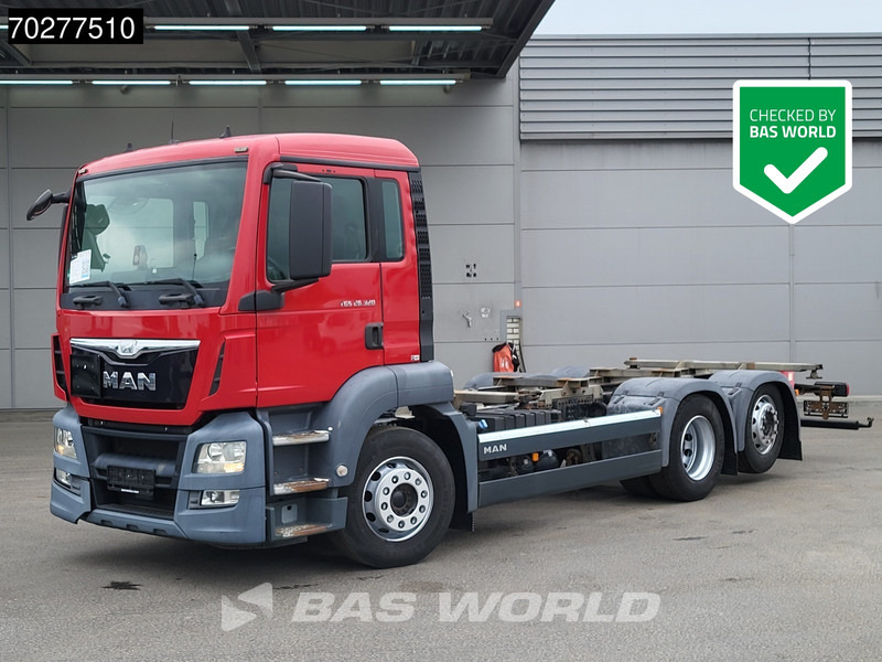 Container transporter/ Swap body truck MAN TGS 26.320 6X2 BDF ADR Lift+lenkasche Automatic Euro 6: picture 1
